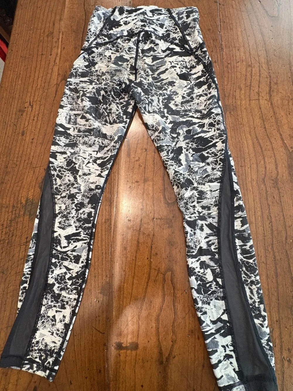 Lululemon Train Times 7/8 Leggings Interlaced Starlight Black White Mesh Size 4 - Picture 4 of 9